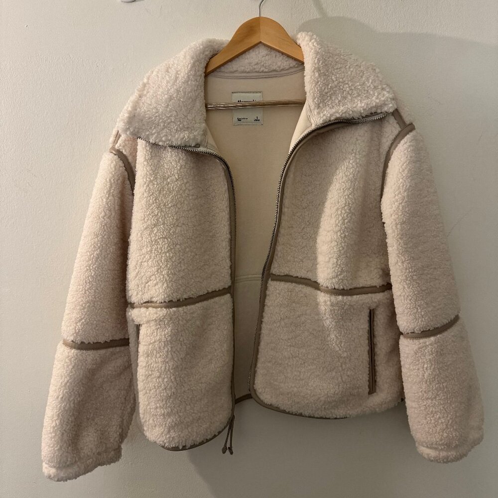 Abercrombie fuzzy sherpa jacket